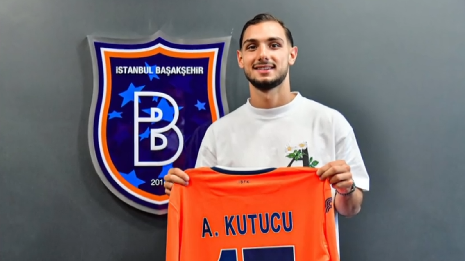 Ahmed Kutucu Başakşehir'de!